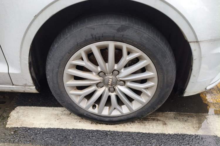 Used Audi A3 2015 Limousine 35 TFSI Millionth Anniversary Intelligent Leading Model Right Front Wheel Hub