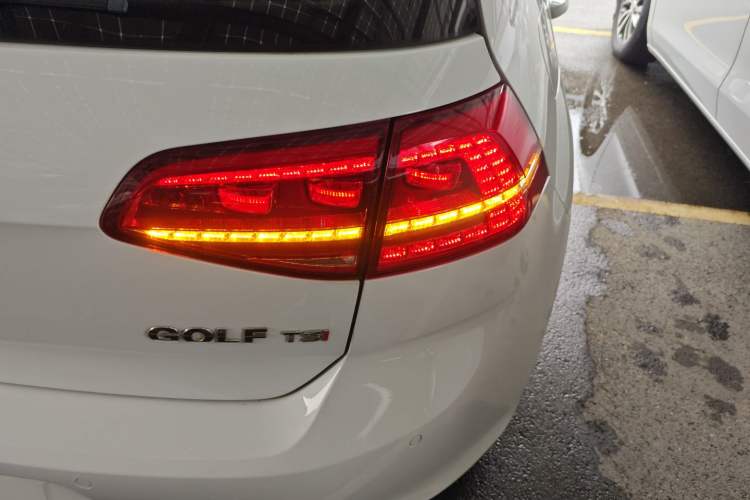 Used Volkswagen Golf 2016 230TSI Automatic Comfort Version
