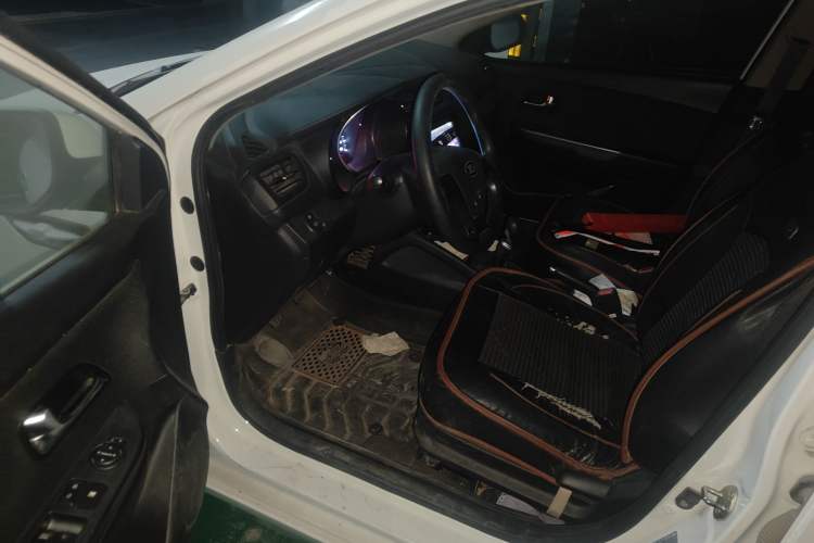 Used Kia K2 2015 Sedan 1.4L MT GLS