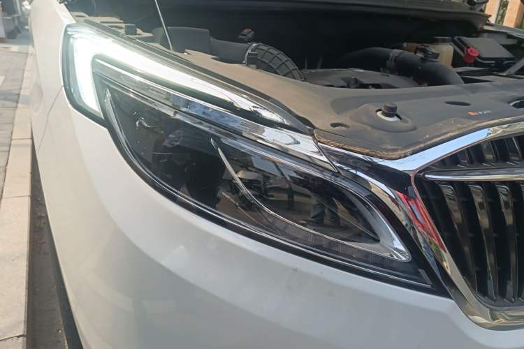 Used Buick GL8 2018 ES 28T Luxury Model China VI Standard Right Front Headlight