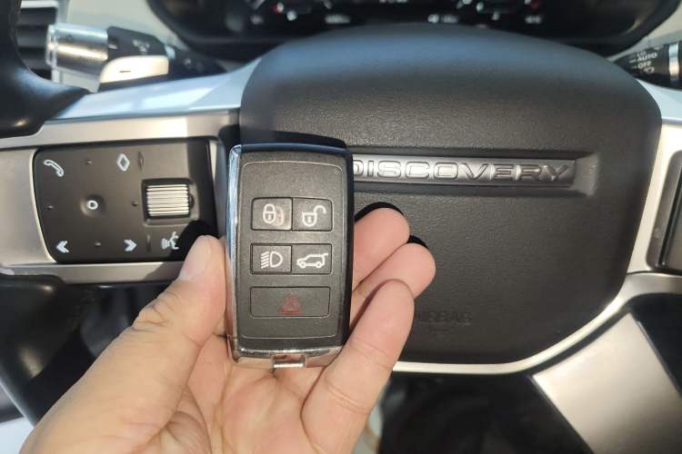 Used Land Rover Discovery 2021 360 PS R-Dynamic SE