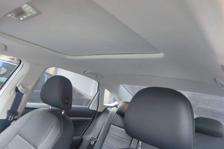 Used Volkswagen Lavida 2022 1.5L Automatic Comfort Edition Headliner