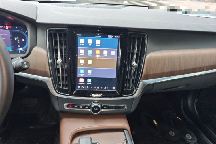 Used Volvo V90 2023 Cross Country B5 AWD Smart Range Edition
