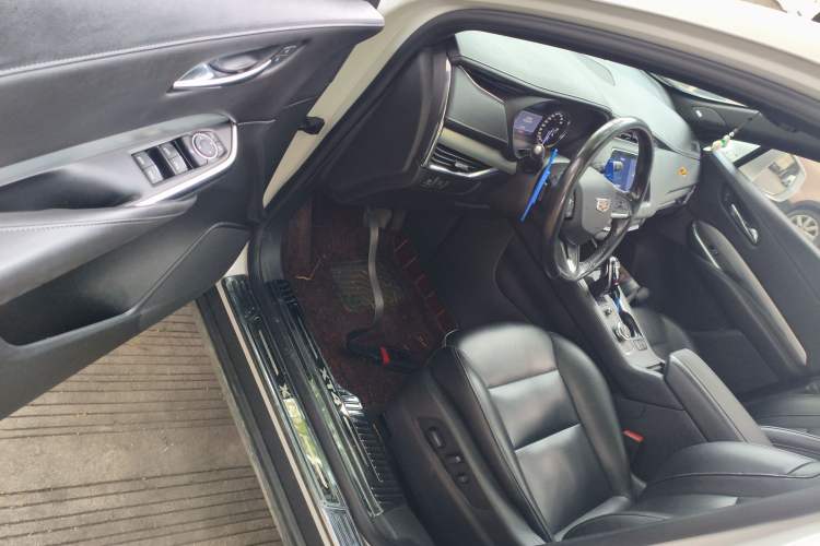 Used Cadillac XT4 2020 28T Two-Wheel-Drive Leading Version