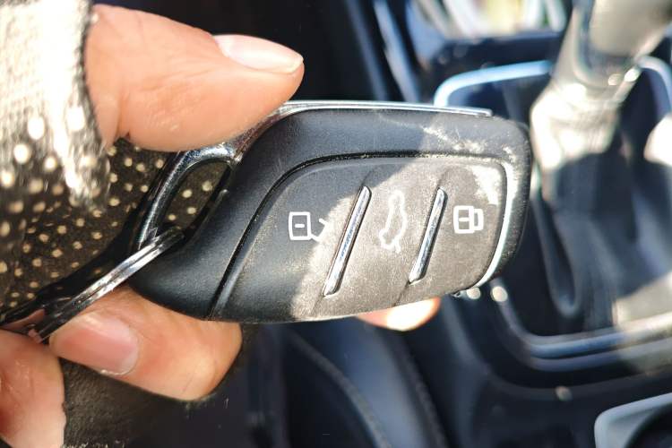 Used Roewe i5 2020 1.5L Automatic 4G Connect Luxury Flagship Edition
