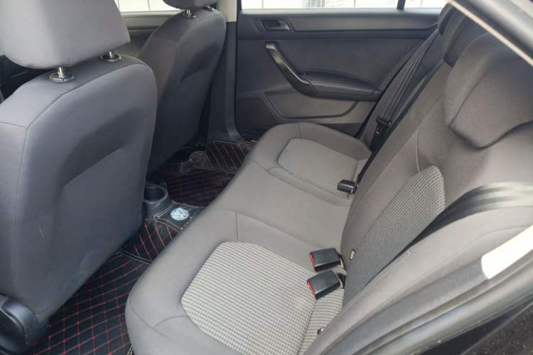 Used Volkswagen Santana 2016 1.6L Manual Fashion Edition