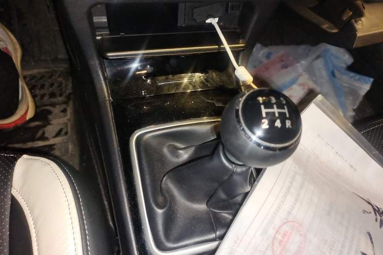 Used Mitsubishi Lancer EX 2016 1.8L Manual Black-and-White Retro Edition