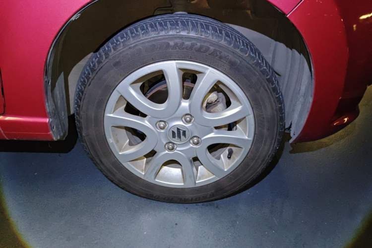 Used Suzuki Alto 2013 1.0L Automatic Luxury Model Right Front Wheel Hub