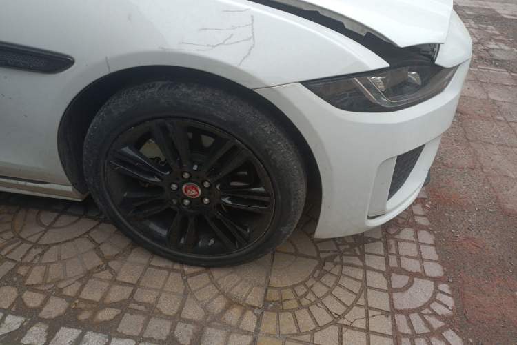 Used Jaguar XEL 2021 2.0T 250 PS Black Edition Sport Version Right Front Wheel Hub