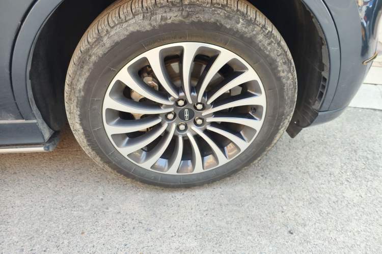 Used Lincoln Aviator 2022 3.0T V6 Four-Wheel Drive Centennial Limited Edition Right Front Wheel Hub