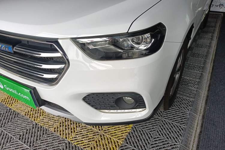 Used Haval H6 2017 Blue Label Sport Edition 1.5T Manual Two-Wheel Drive Elite Model Left Front Headlight