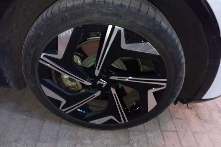 Used Rising R7 2024 Advanced Edition
