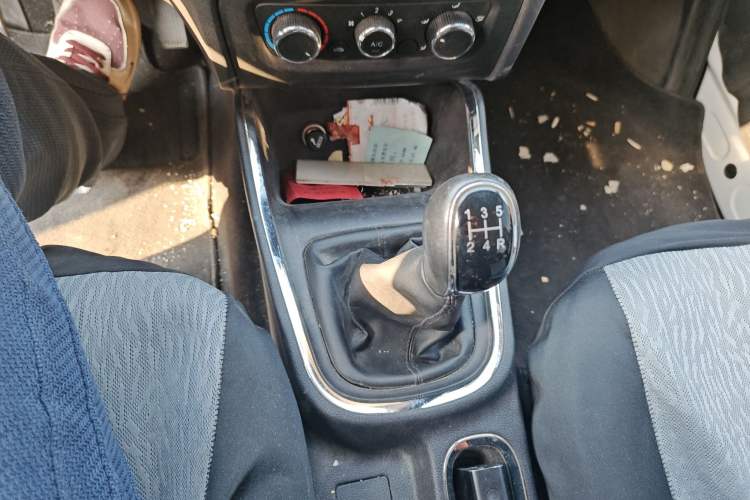 Used Jinbei Gold Hiace 2024 2.0L Travel Lion 5/6/7-Seater Central Air Conditioning