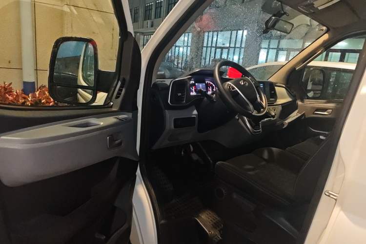 Used SAIC MAXUS Xintu V80  Driver Seat