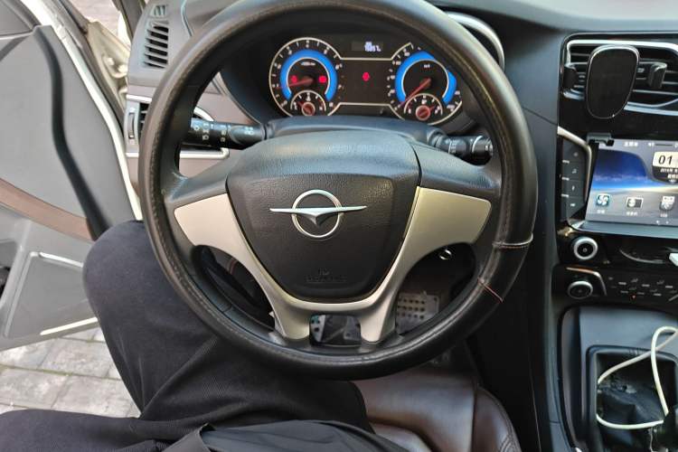 Used Haima V70 2016 2.0L Manual - Enjoyment Version 6 Seats
