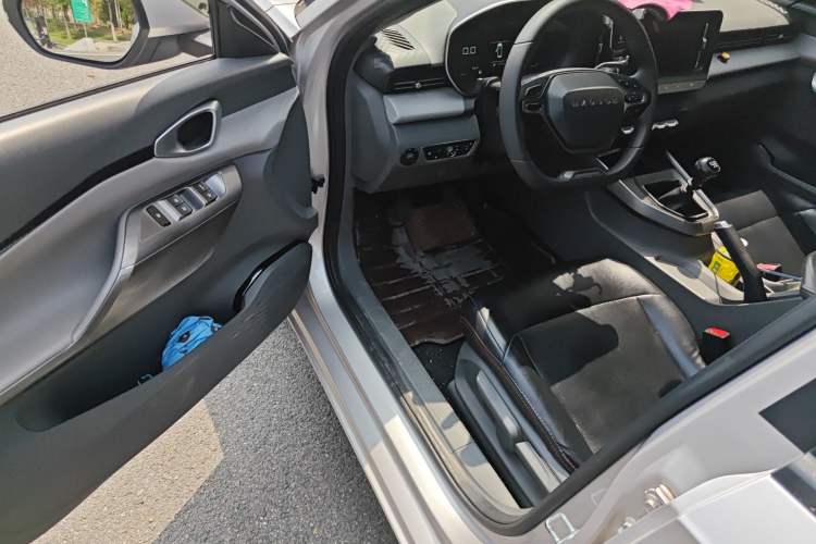 Used Baojun RC-5 2020 1.5L Manual Zhiyao Elite Edition Driver Seat