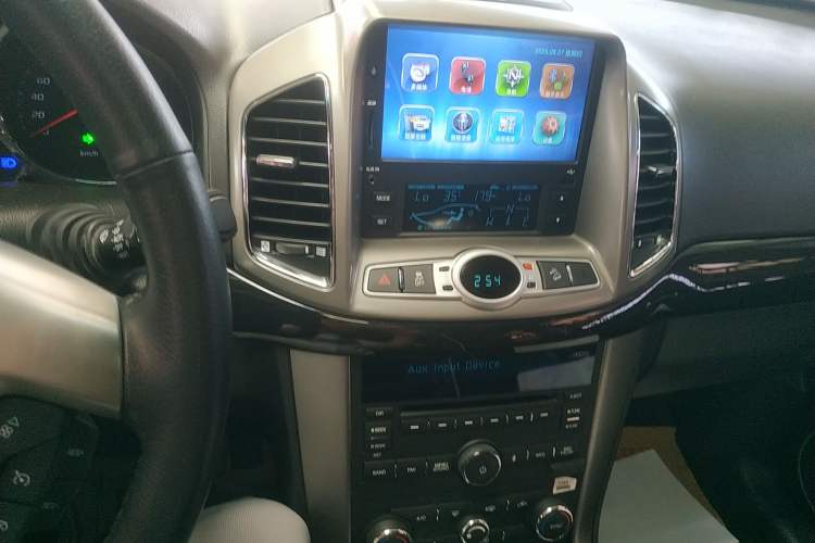 Used Chevrolet Captiva 2015 2.4L 4x4 Flagship Edition 7-Seater