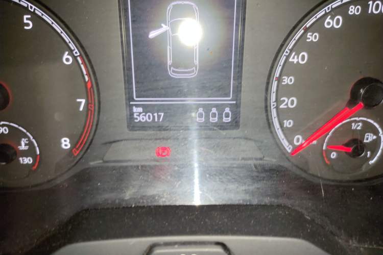 Used Volkswagen T-ROC 2018 230TSI DSG Two-Wheel Drive Advanced Version China V Standard Odometer Close Up