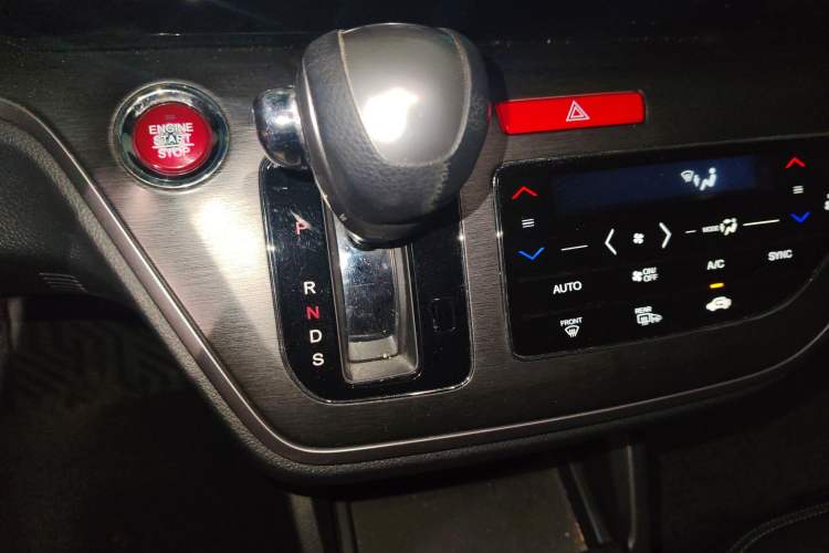 Used Honda Elysion 2016 2.4L Luxury Edition
