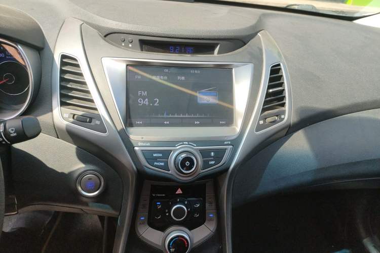 Used Hyundai Elantra (5th Generation / Langdong) 2016 1.6L Automatic Prestige Model