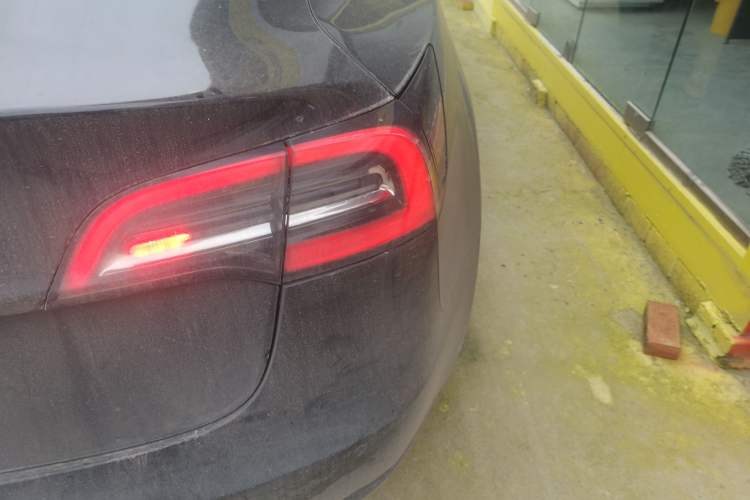 Used Tesla Model 3 2021 Standard Range Rear-Wheel Drive Upgraded Version 3D6 Right Rear Taillight