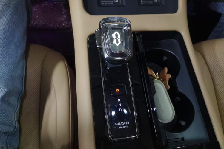 Used Hima AITO M7 2024 1.5T Intelligent Driving 4WD Ultra Version 6 Seats
