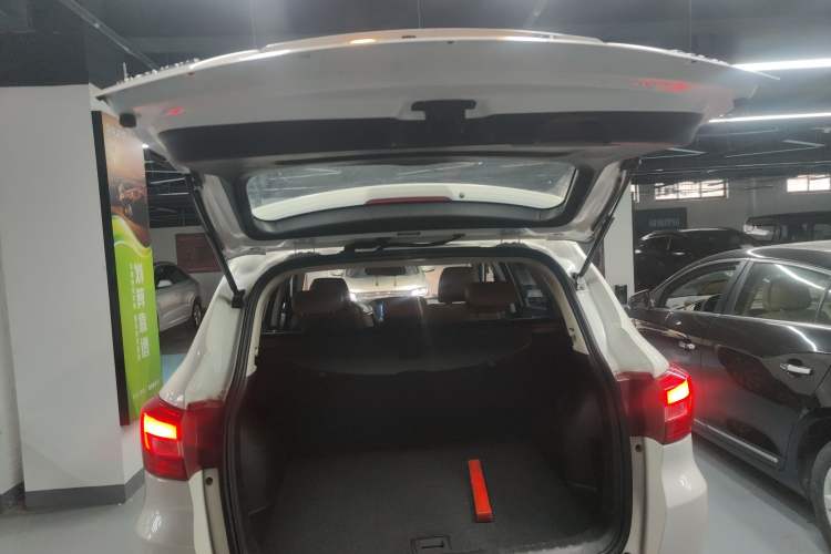 Used Dongfeng Fengdu MX5 2016 1.4T Manual Luxury Edition