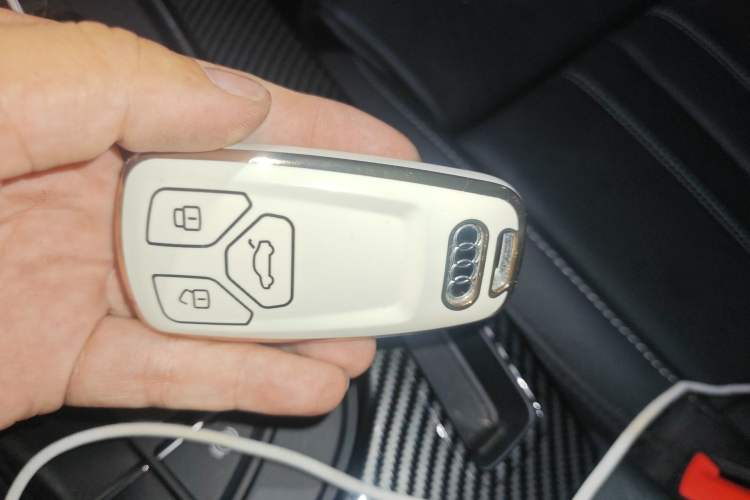 Used Audi A4L 2022 40 TFSI Luxury Dynamic Model Vehicle Key