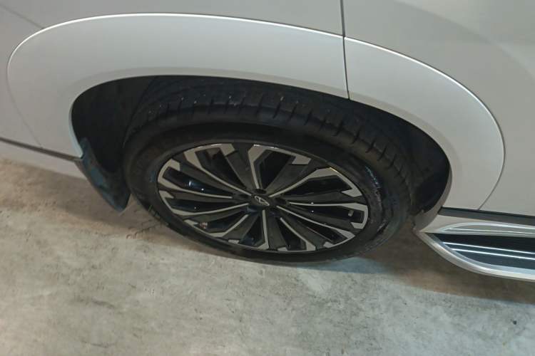 Used Chery Tiggo 9 2023 2.0T Dual-Clutch Two-Wheel Drive Luxury Edition 7 Seats
