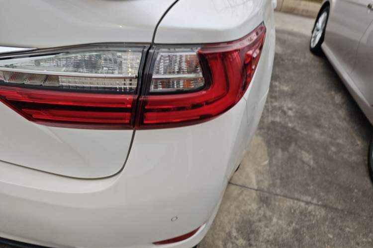 Used Lexus ES 2017 200 30th Anniversary Edition