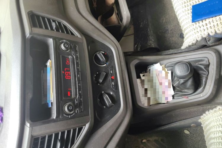 Used Wuling Hongguang V 2019 1.5L Enjoyment Version China VI LAR Audio And AC Panel