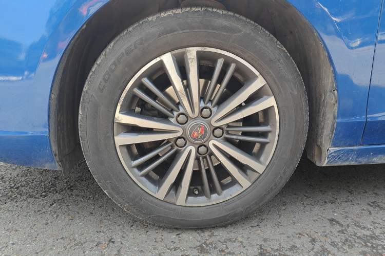 Used Roewe i5 2019 1.5L Manual 4G Connect Leehao Flagship Edition Exterior 4