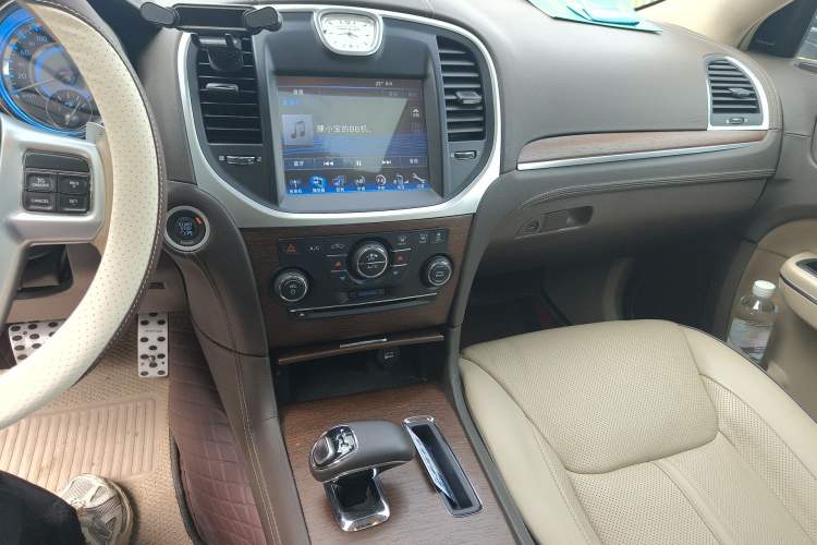 Used Chrysler 300C 2013 3.6L Premium Edition
