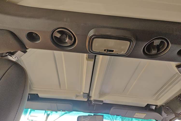 Used BAIC Off-Road BJ40 2016 40L 2.3T Automatic All-Wheel Drive Premium Edition