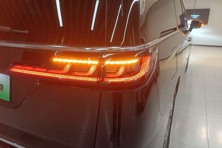 Used VOYAH Dream 2024 PHEV Ultra-Long Range Flagship Edition Right Rear Taillight