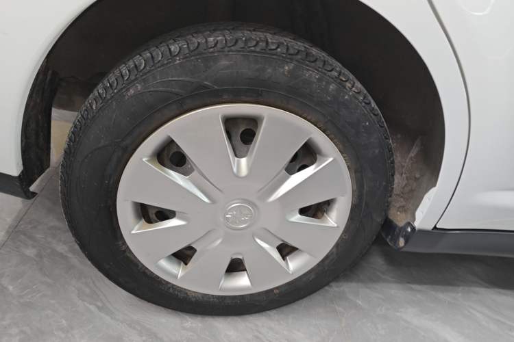 Used Venucia R50 2016 1.6L Manual Elite Edition
