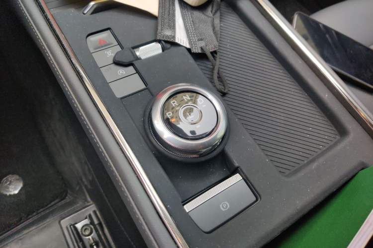 Used Ford Mondeo 2025 2.0T EcoBoost Luxury Version Gear Lever