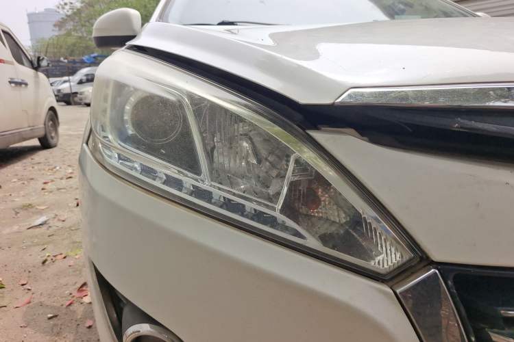 Used Luxgen U6 SUV 2015 1.8T Fashion Edition Right Front Headlight
