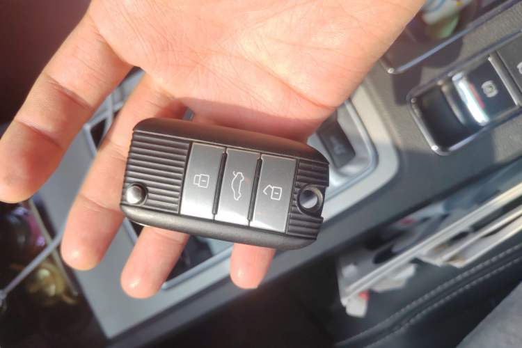 Used Roewe i6 New Energy 2017 45T Hybrid Connect & Smart Enjoyment Edition Vehicle Key