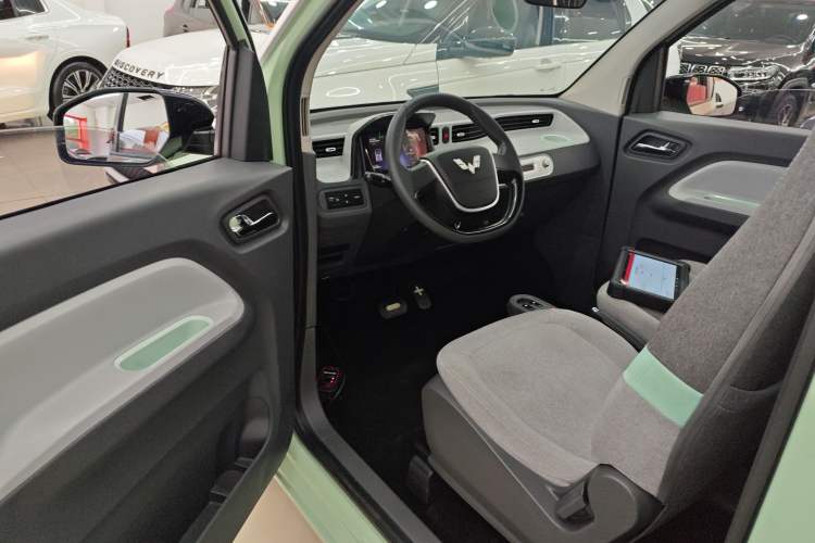 Used Wuling Hongguang MINIEV 2021 Macaron Premium Model – Lithium Iron Phosphate