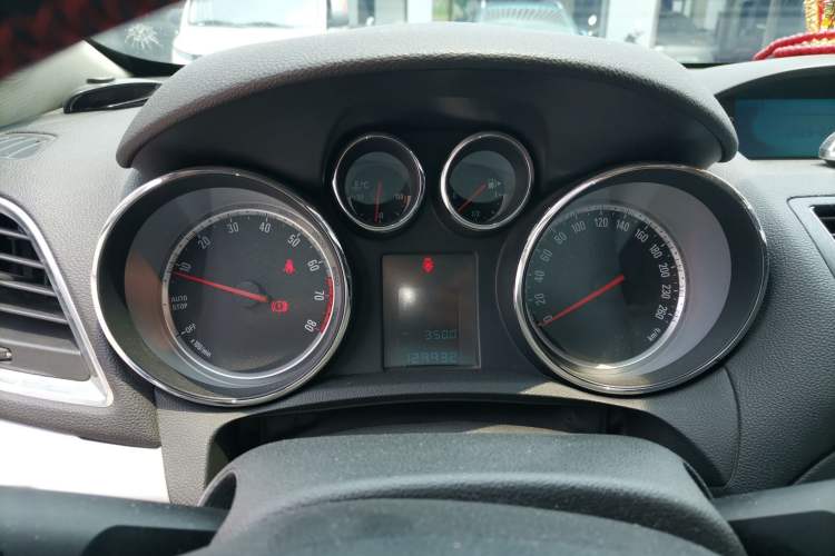 Used Buick Encore 2015 1.4T Automatic Two-Wheel Drive Urban Elite Version