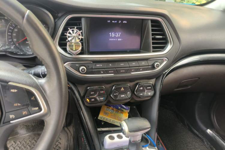 Used GAC Trumpchi GS4 2017 235T Automatic Two-Wheel Drive Luxury Smart Connectivity Version Audio And AC Panel