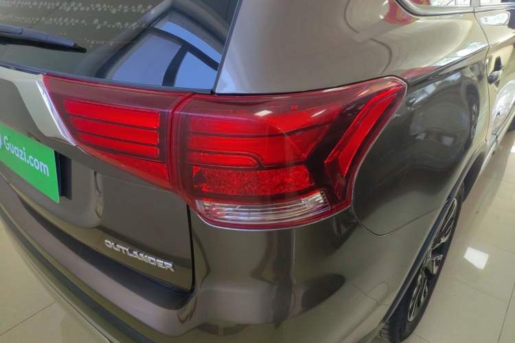 Used Mitsubishi Outlander 2019 2.0L Two-Wheel Drive Comfort Edition 5 Seats China VI Standard