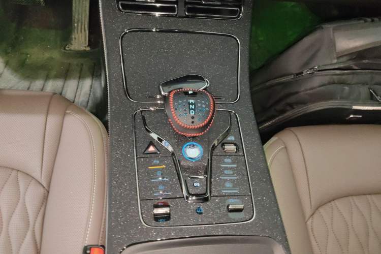 Used BYD Han 2025 DM-i 125KM Elite Model Gear Lever