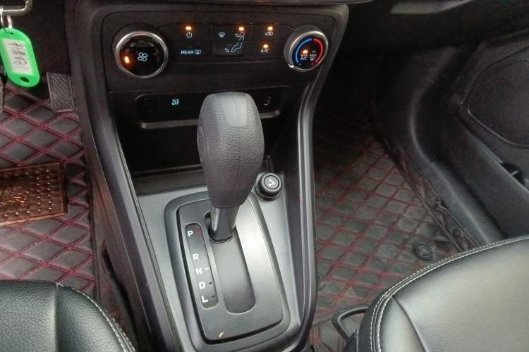 Used Ford EcoSport 2018 1.5L Automatic Elite Edition Gear Lever