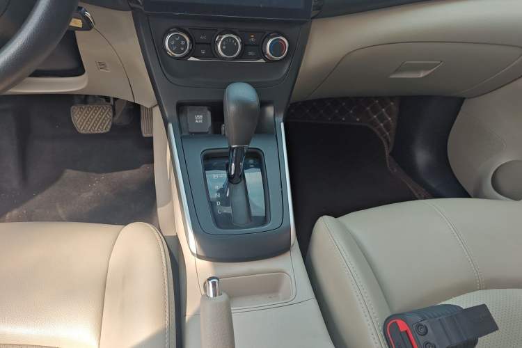 Used Nissan Sylphy 2016 1.6XE CVT Comfort Edition Gear Lever