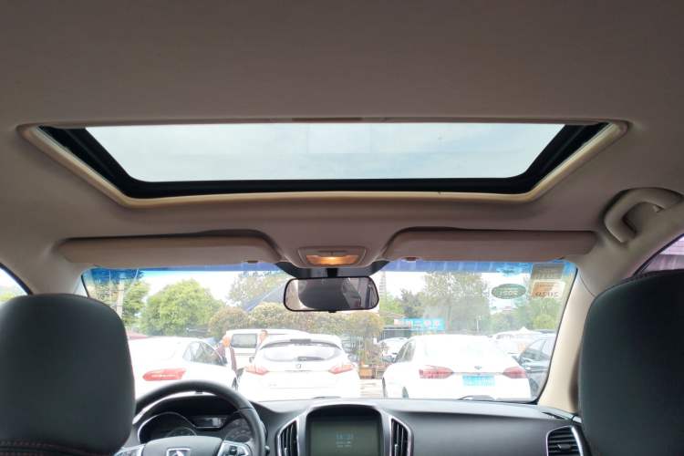 Used Baojun 560 2016 1.8L iAMT Luxury Model Headliner