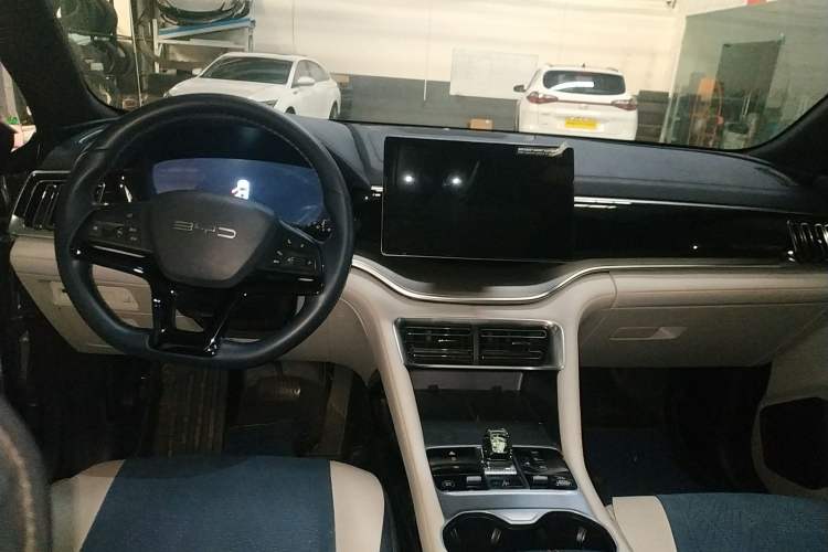 Used BYD Song PLUS New Energy 2024 Honor Edition EV 520km Luxury Model
