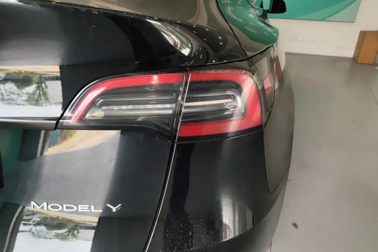 Used Tesla Model Y 2023 Long-Range All-Wheel-Drive Version