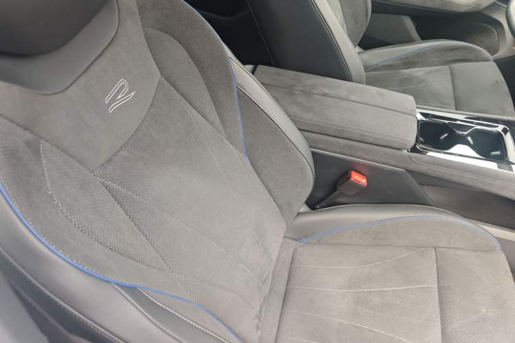 Used Volkswagen Tiguan L 2024 PRO 380TSI Four-Wheel Drive R-Line Prestige Edition Right Front Seat